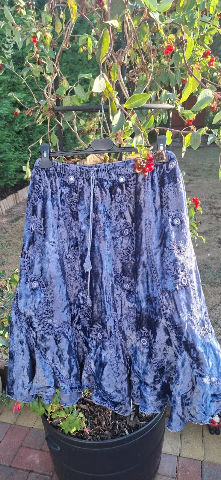 Silver/Grey Velvet Feel Vintage, Freesize, Elasticated/Drawstring Waist Midi Skirt, Fit 16-18 aprx, W32"-42"